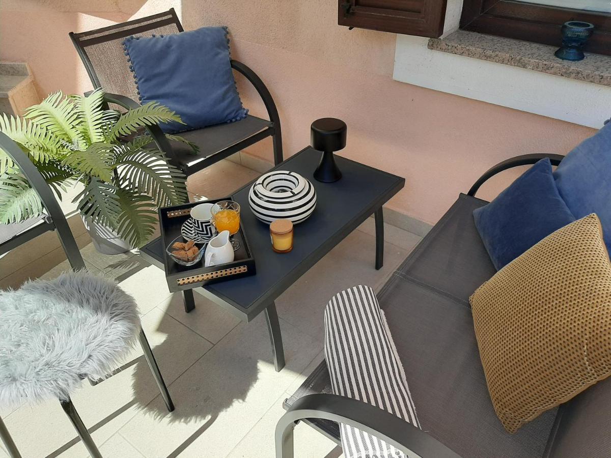 Arena Design Apartments With Free Private Parking And With A Terrace Pula Bagian luar foto