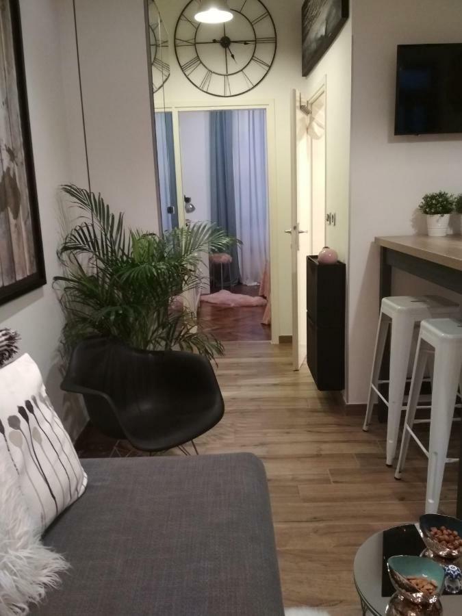 Arena Design Apartments With Free Private Parking And With A Terrace Pula Bagian luar foto