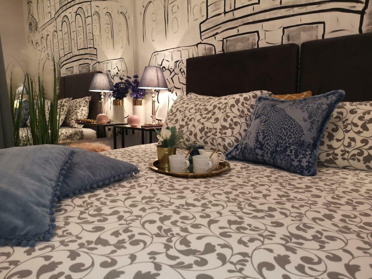 Arena Design Apartments With Free Private Parking And With A Terrace Pula Bagian luar foto