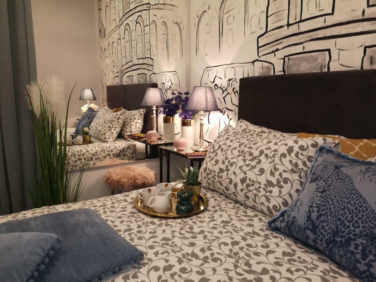 Arena Design Apartments With Free Private Parking And With A Terrace Pula Bagian luar foto