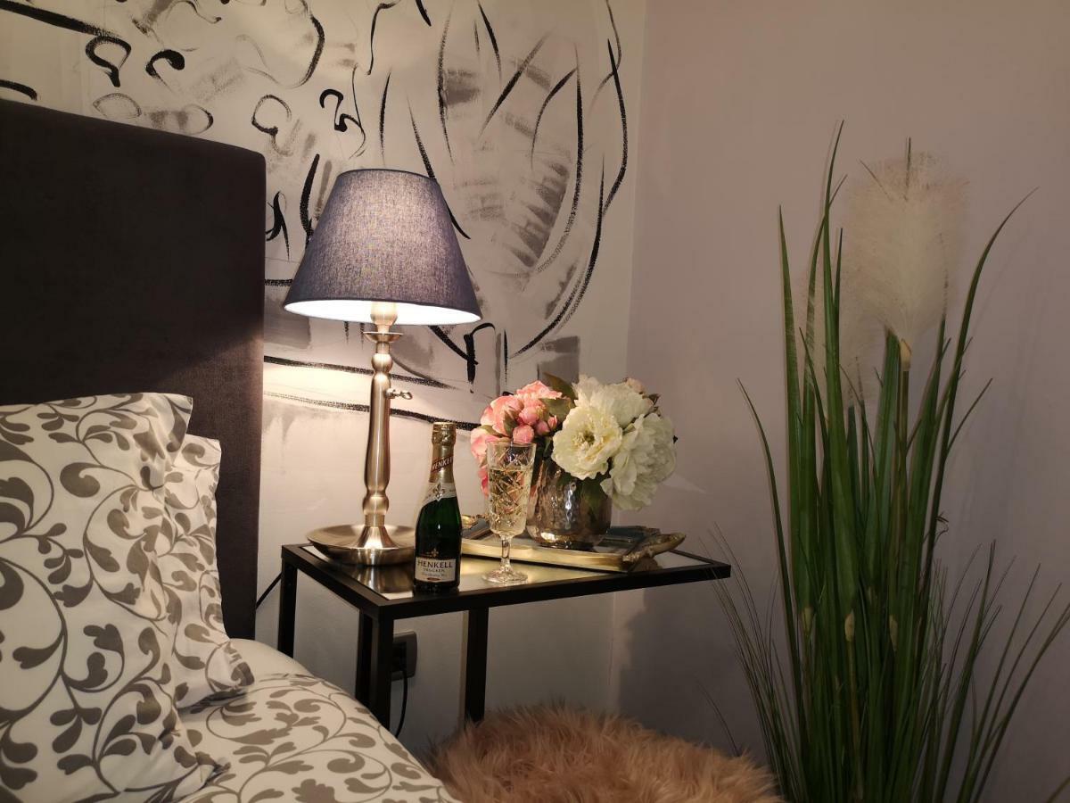 Arena Design Apartments With Free Private Parking And With A Terrace Pula Bagian luar foto